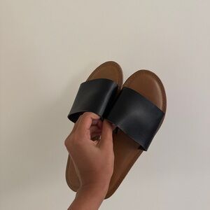 Universal Threads Black Slide Sandals